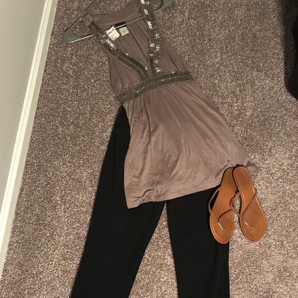 💜NWT Buckle blinged our sleeveless blouse